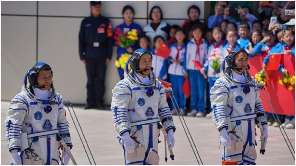Chinese Astronauts Return From Space Station After Delay Blamed On Space Debris Damage