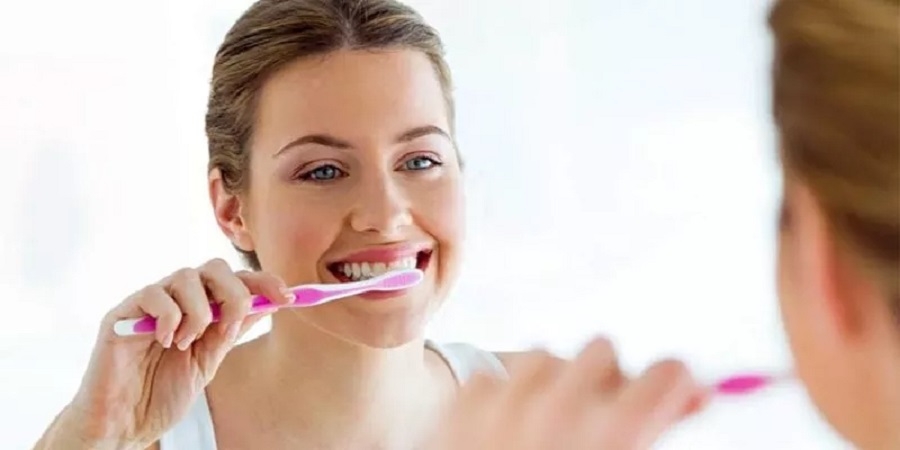 Should you not rinse after brushing your teeth