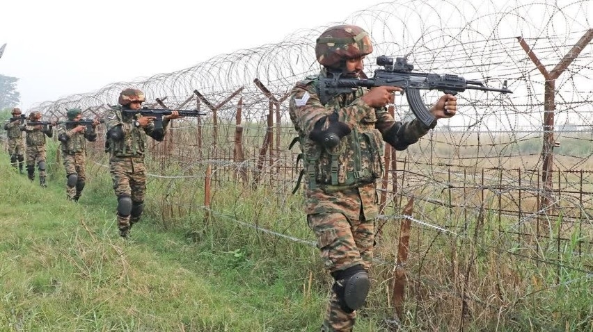 Pakistani Troops Resort To Unprovoked Firing Along LoC