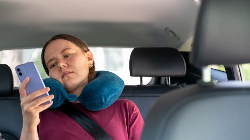What Is Text Neck The Pain Thats Caused By Smartphones