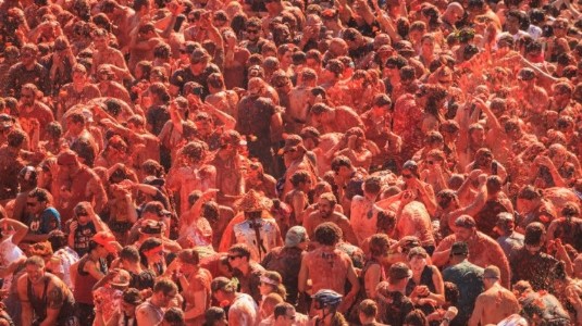 Tomatoes Will Fly As Hyderabad Hosts India’s First Tomatina Festival 'Toma Terra'