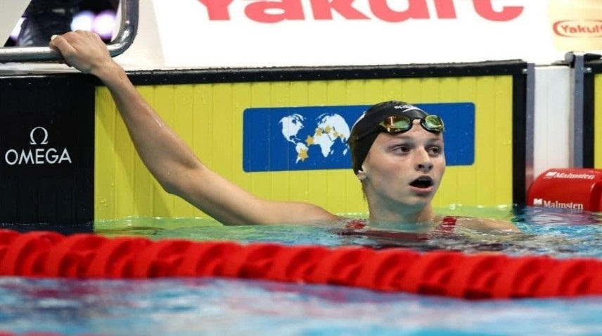 Teen Canadian Swimmer Makes 