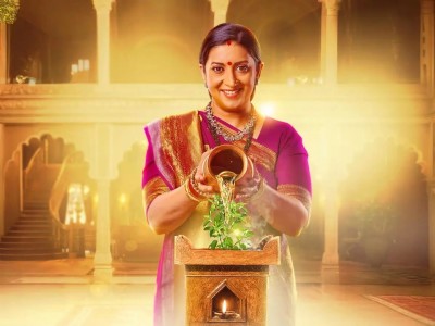 Smriti Irani Brings 'Pure Nostalgia' With Her Return As Tulsi Virani