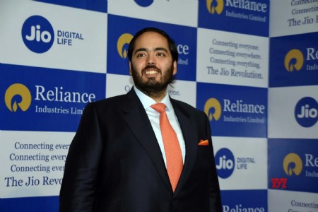 Reliance Doubles Down On New Energy While Keeping Focus On Fossil Fuel Growth