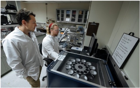 1 Cent Per Litre: Stanford Develops Durable Hydrogel That Harvests Drinking Water From Air