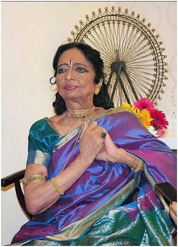 DR YAMINI KRISHNAMURTHY