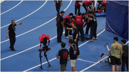 Chinese Humanoid Robot Sets New 100-Metre Sprint Record in Beijing