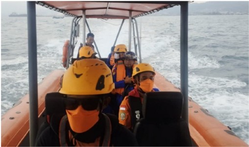 Indonesia Searches For Boat That Went Missing Near Anak Krakatau Volcano
